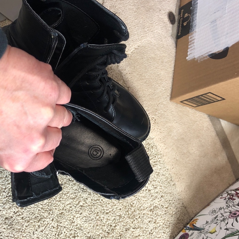 Urban Outfitters Gemma Utility Wedge Black Combat Boots, Women’s Size 9 - Picture 8 of 12